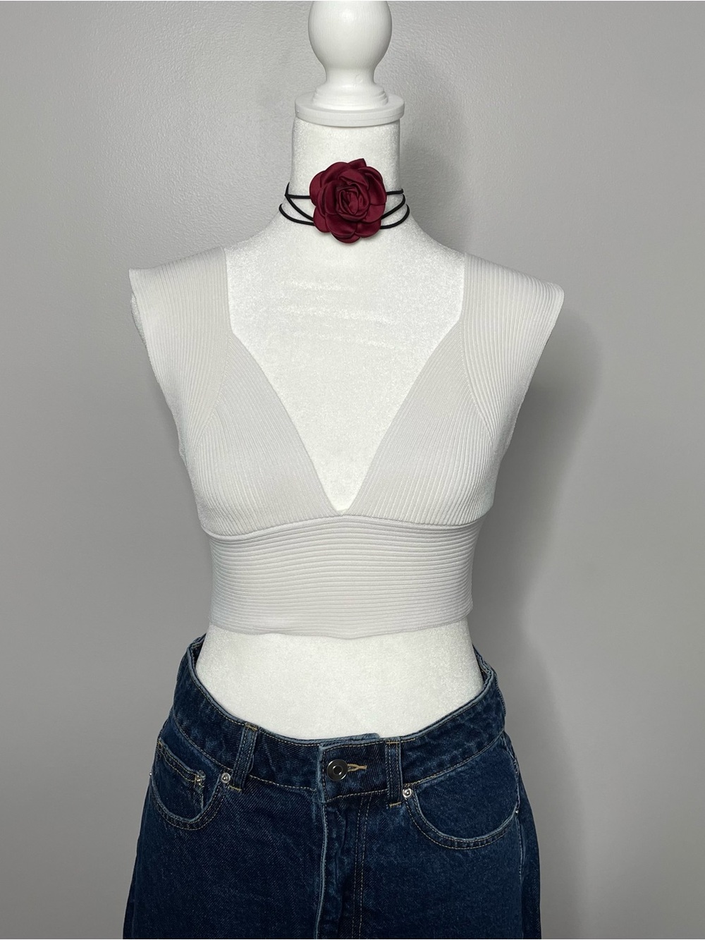 Missguided White Ribbed Cropped V-Neck Tank